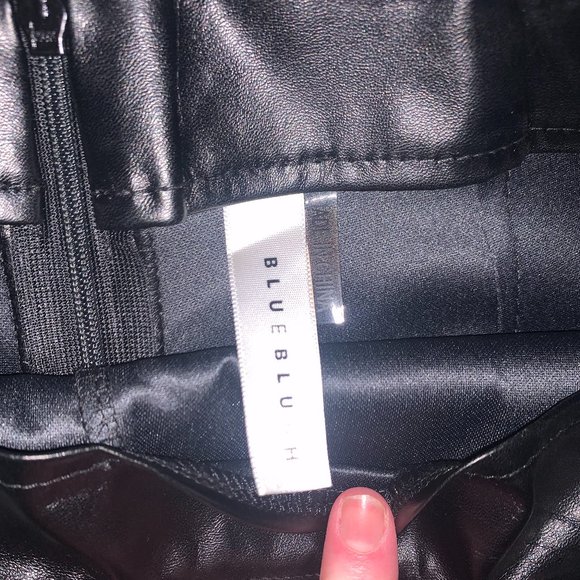 Faux leather skort/ Blueblush/ size small - Picture 3 of 3